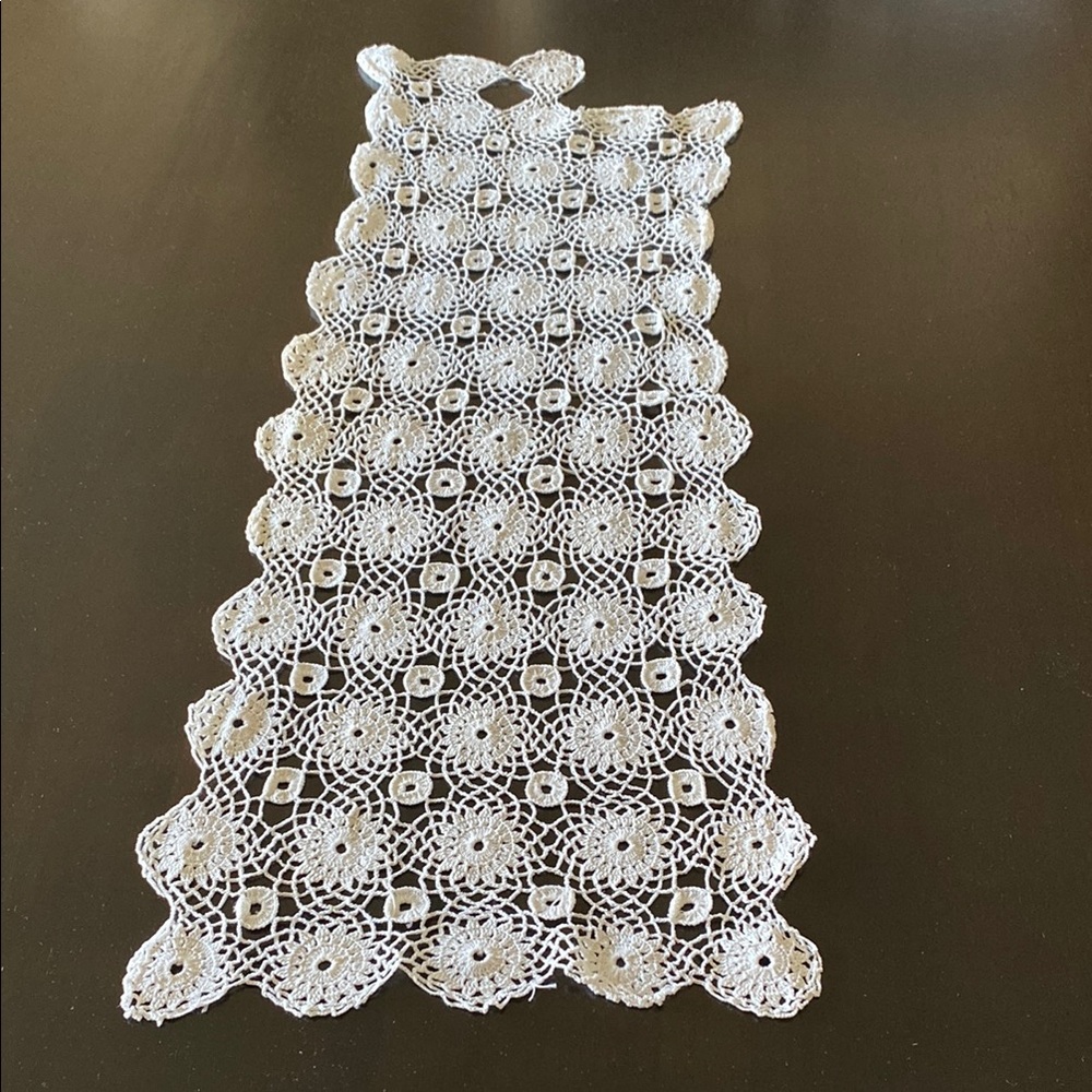 Handmade Vintage Creamy White Crocheted Lace Table Runner!